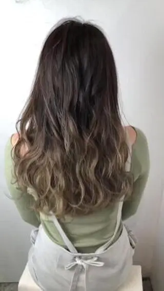 カラー 岩橋 健人のヘアスタイル