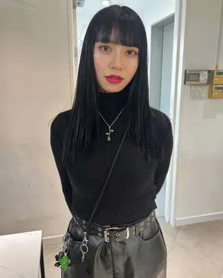 セミロング カラー Loom.所属・村上雅人 ナチュラルモードのヘアスタイル