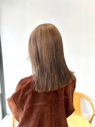 セミロング カラー 山口 モエのヘアスタイル