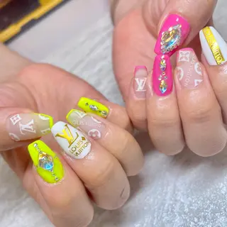 ネイル nail Eclat所属・志賀野 美喜のネイルデザイン