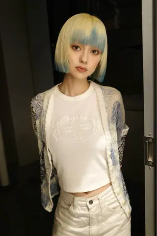 ショート カラー SALOWIN所属・ブリーチ✨ ボブ✨レイヤーのヘアスタイル