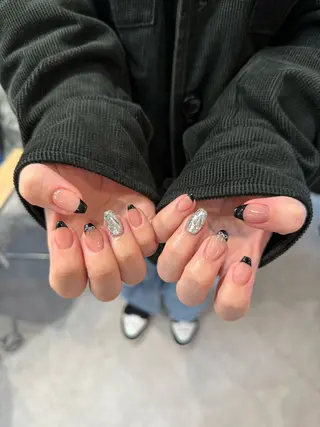 ネイル R'well所属・はばすみれ🎀ﾈｲﾙ 光ﾌｪｲｼｬﾙ ﾍｱのネイルデザイン