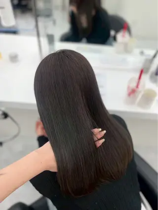 カラー 🤍Mei🤍赤み消 し透明感ツヤカラーのヘアスタイル