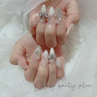 ネイル SAKURA 🍒のネイルデザイン