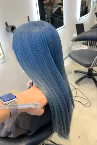 ロング QUON.伊勢崎店所属・ブリーチ＆ハイトーン 歌 心のヘアスタイル