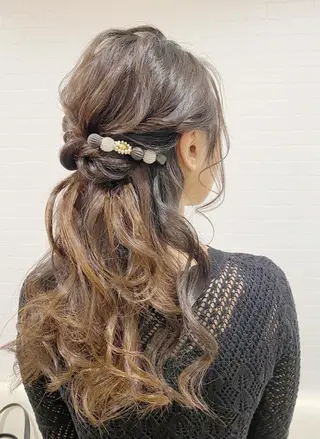 ヘアアレンジ GRANLUSSO 〜グランルッソ駅前店所属・木口 嘉美のヘアスタイル