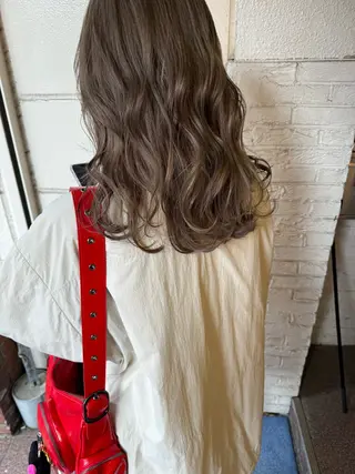セミロング カラー 寺元 奈々のヘアスタイル