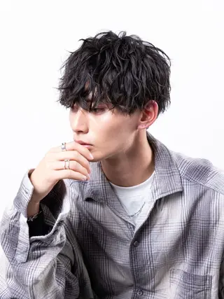 ショート パーマ メンズ メンズパーマ極めし者 稲村侑斗のヘアスタイル
