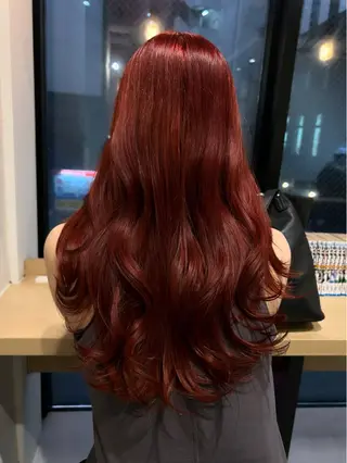 ロング エルブランシェ所属・小出 彩水のヘアスタイル