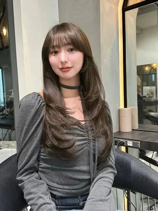 ロング 縮毛矯正　髪質改善 韓国風レイヤー　吉田のヘアスタイル