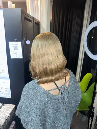 ミディアム カラー ハイトーン×艶カラー 🤍MIZUKIのヘアスタイル