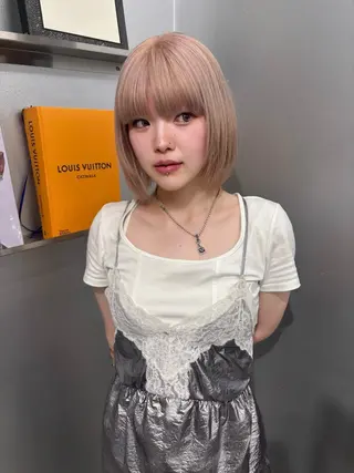 ミディアム 梅田/ハイトーン /yuriのヘアスタイル