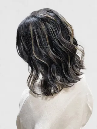 ミディアム カラー ヘアアレンジ VIM hairおもろまち店のヘアスタイル