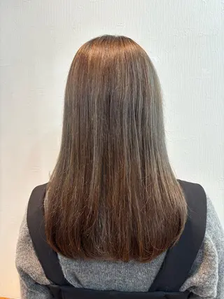 セミロング 若月 七海のヘアスタイル