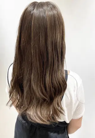 セミロング カラー 🐺ウルフ/レイヤー 似合わせ‎🤍沙羅のヘアスタイル