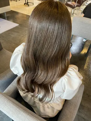 ロング 透け感ベージュ /ミハルのヘアスタイル