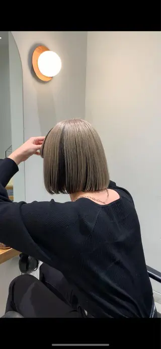 ミディアム カラー サロウィン(SALOWIN)原宿iori店所属・れい🫧 ハイトーン特化のヘアスタイル