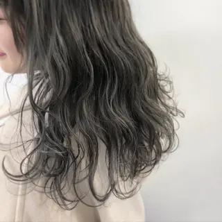 セミロング カラー ニシオカ タクヤのヘアスタイル