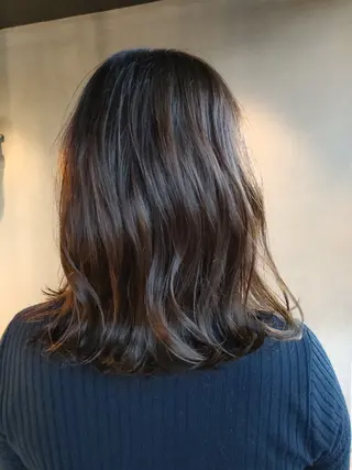 ミディアム 西村 絵美のヘアスタイル