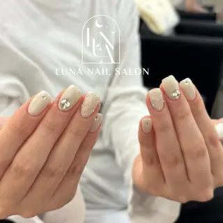 ショート LUNA Nail salon💕のネイルデザイン