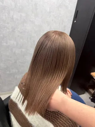 ミディアム ハイトーン特化/個室 RISE🩶のヘアスタイル