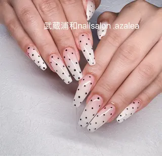 ネイル R inのネイルデザイン