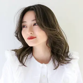 セミロング ショートパーマ カットモデルのヘアスタイル