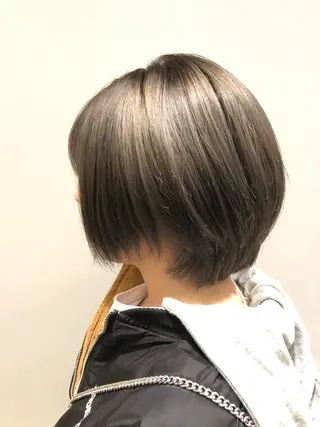 ショート カラー ワタナベ テルマサのヘアスタイル