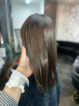 セミロング 瀧下 唯のヘアスタイル