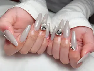 ネイル ユリ🎀長さだし/ パラジェル/持ち込みのネイルデザイン