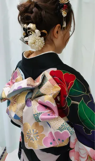 ロング ヘアアレンジ au美容室所属・au栄矢場町 水素髪質改善Tのヘアスタイル