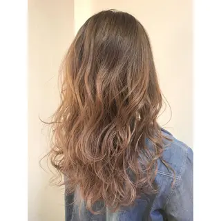 ロング カラー ヘアアレンジ シアーベージュニスト 🥣大石亜里紗のヘアスタイル