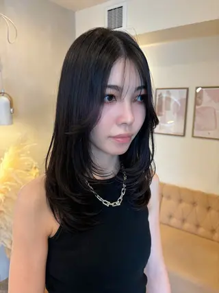 ミディアム ミルクティ/ピンク/ レイヤー/yuriaのヘアスタイル