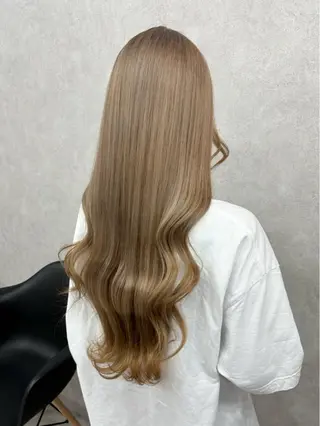 ロング カラー ハイトーン・ブリーチ ムラ修正　八須　錬のヘアスタイル