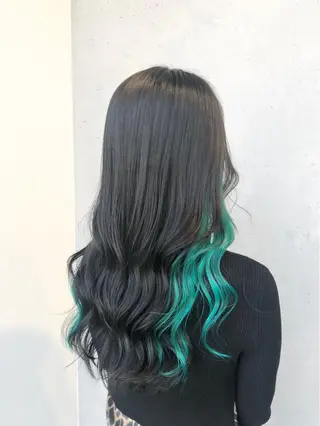 ロング カラー ヘアアレンジ ｲﾝﾅｰｶﾗｰ屋さん 🫧伊藤拓実のヘアスタイル