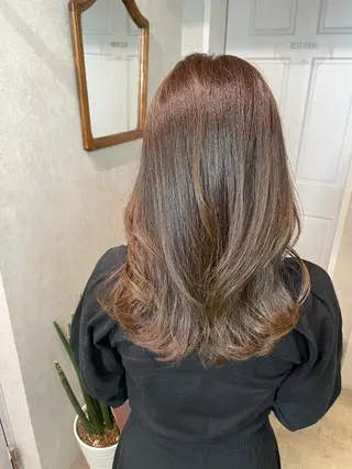 セミロング カラー ナチュラル透明感🌱 小山美樹子のヘアスタイル