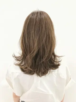 ミディアム due hair 京都駅前店 MILBON オージュア認定サロン【デューヘアー】所属・ハイトーンブリーチ 土坂　由志【京都】のヘアスタイル