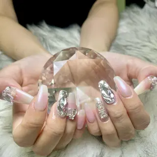 ネイル Roi〈ロワ〉 Reikaのネイルデザイン