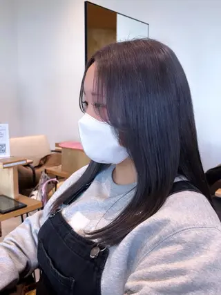 セミロング カラー 肌に馴染むハイトーン /ミルクティーカラーのヘアスタイル