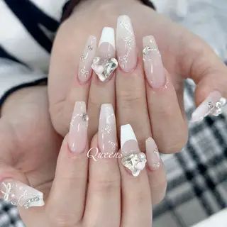 ネイル Queens テイのネイルデザイン