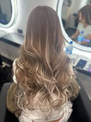 ロング カラー LOHAS 優来（ユラ）のヘアスタイル