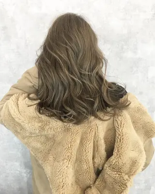 セミロング カラー ヘアアレンジ レイヤーカット BLend 渋谷のヘアスタイル