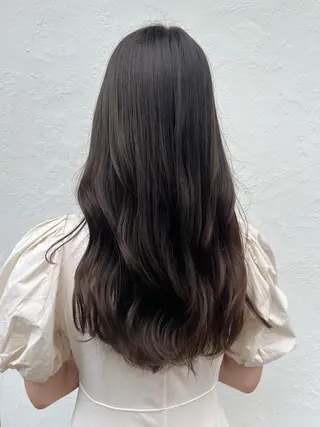 カラー KOKORO 中村 朱里のヘアスタイル