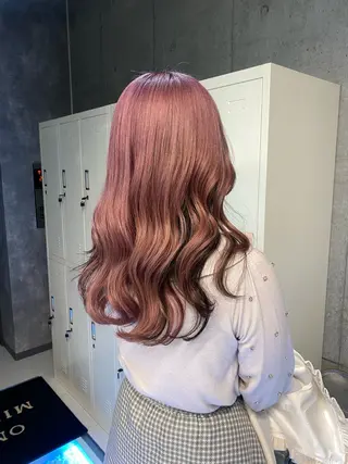 ロング カラー 深野 ちさとのヘアスタイル