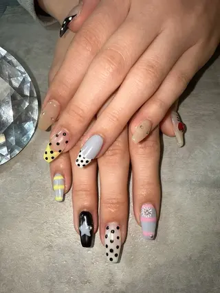 ネイル One Na1l ゆい☺︎のネイルデザイン