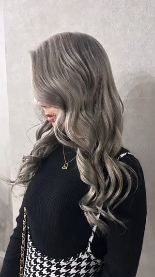 ロング 梅田ハイトーン 🎀Rumina🎀のヘアスタイル