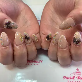 ネイル ネイルリボン 受付スタッフのネイルデザイン