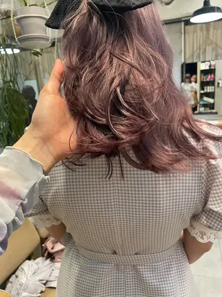 セミロング カラー ミルクティー× グレージュMOMOのヘアスタイル