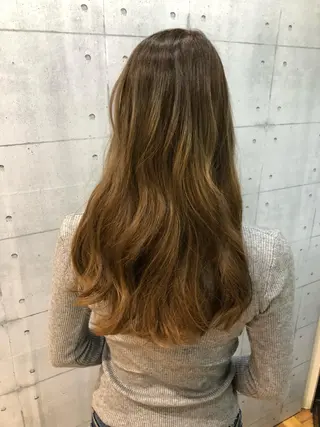 ロング カラー 金沢 広美のヘアスタイル