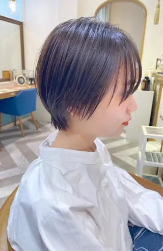 ショート レイヤーカット /透明感カラー西田のヘアスタイル